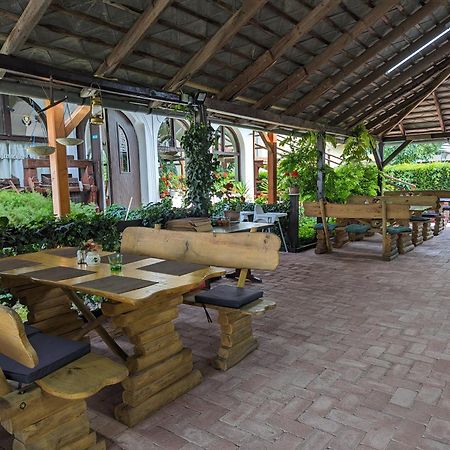 Margareta Etterem Es Vendeghaz Gasthaus Balatonberény Exterior foto