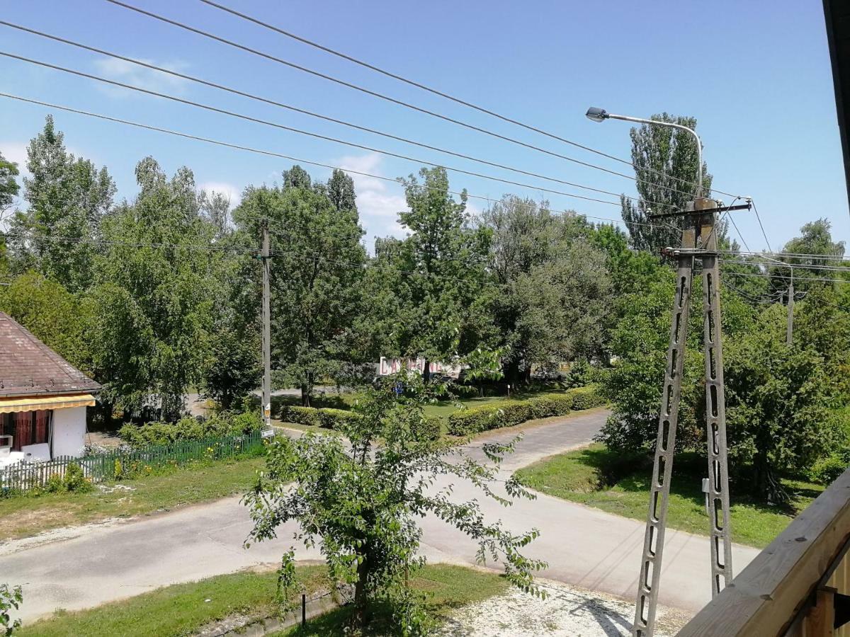 Margareta Etterem Es Vendeghaz Gasthaus Balatonberény Exterior foto